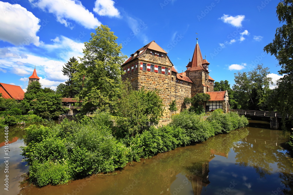 Obraz premium Lauf an der Pegnitz ist eine Stadt in Bayern mit vielen historischen Sehenswürdigkeiten
