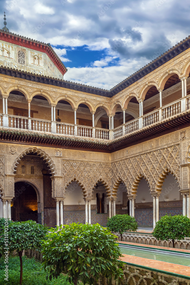 Obraz premium Patio de las Doncellas, Seville, Spain