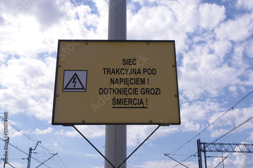 uwaga pod napięciem