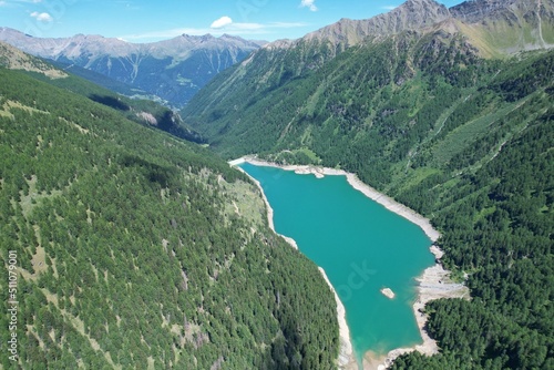 lago diga montagna 