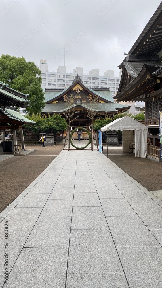 Established in 458, “Yushima Tenmangu” shrine on the days of purification ceremonial month, with the ring of “Chigaya” (plant grass) that we go under as rituals before giving prayers.  Photo taken 202