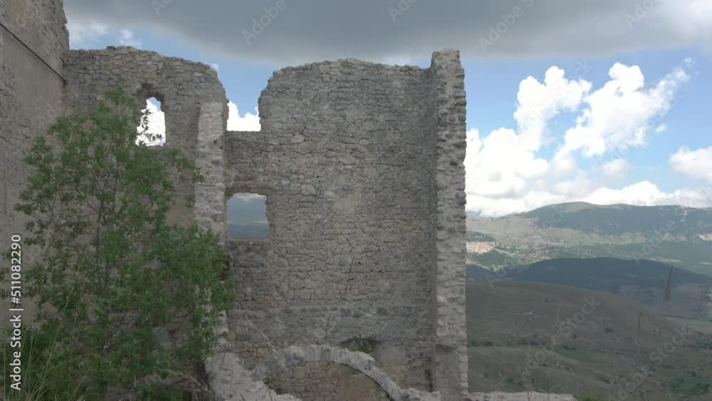 Ancient medieval village of rocca di calascio, abruzzo, italy Ancient medieval village of rocca di calascio, abruzzo, italy