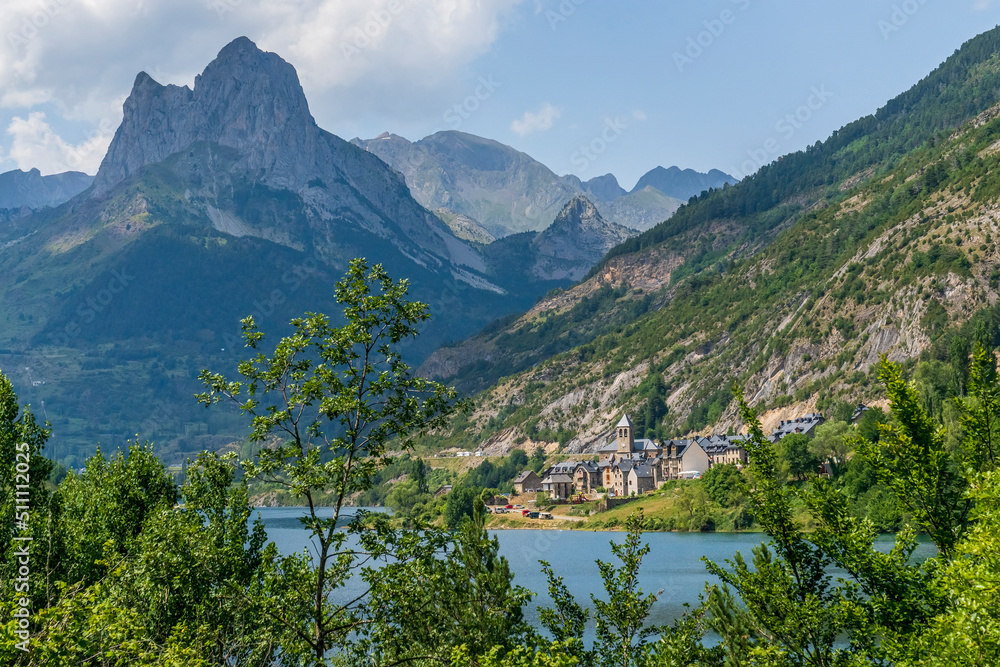 Views of the reservoir of Lanuza, Sallent de Gallego and Formigal town.