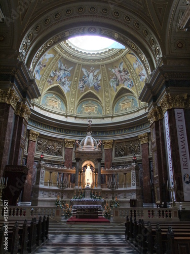 Interior of St Stephen s Basilica  Budapest. Irgalmassag Eve.