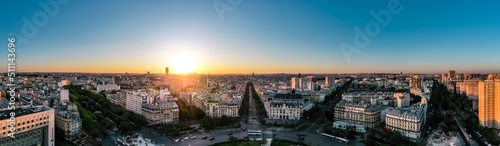 Photography Amazing panorama of Paris very early in the morning, with Eiffel Tower