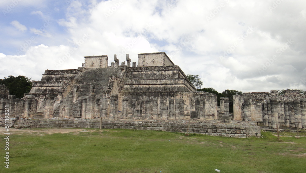 mayan city (chichenitza)