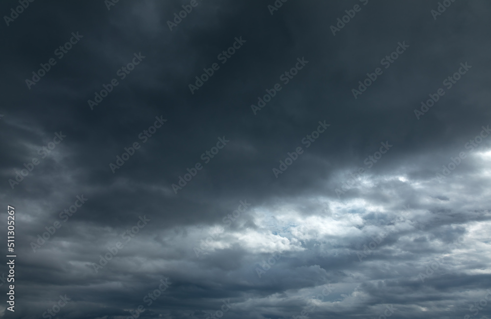 Obraz premium Dark stormy sky natural background