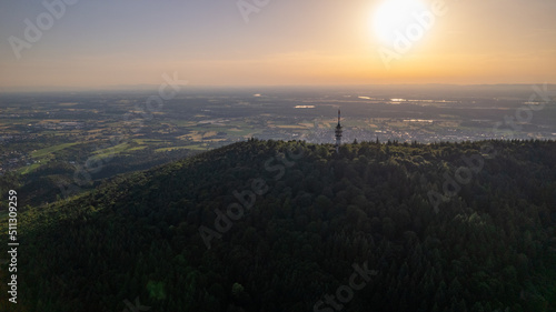 Baden-Baden Fremersbergturm im Sonnenuntergang 