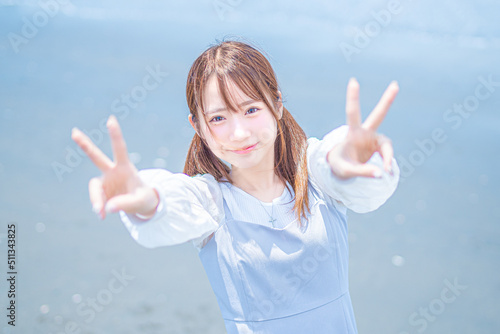 Photos 海で撮影した日本の若い女性