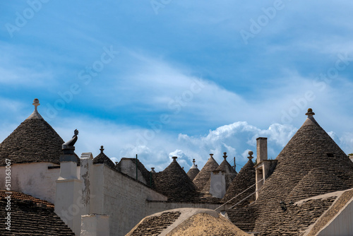 Dachy Trulli, okrągłe kamienne domki, Alberobello, Puglia, Włochy