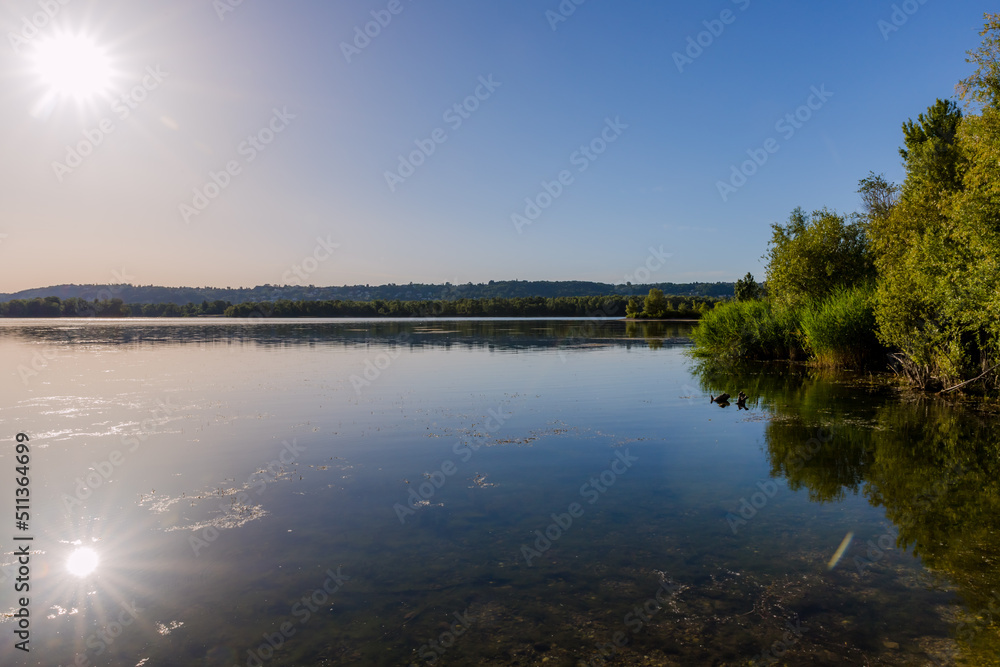 Soleil couchant sur le Grand Parc de Miribel Jonage