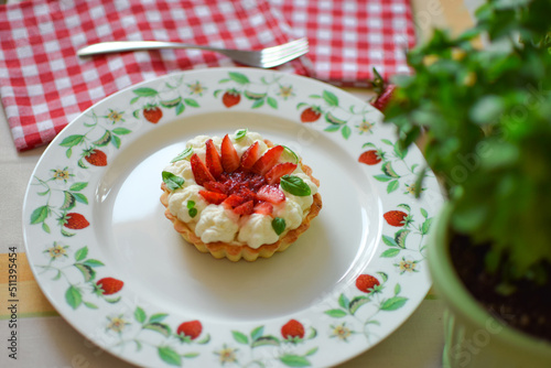 Strawberry Mini Tart With Mascarpone Filling And Almond Crust