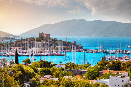 Fototapeta Naklejka Na Ścianę i Meble -  Bodrum castle and Marina Harbor in Aegean sea in Turkey