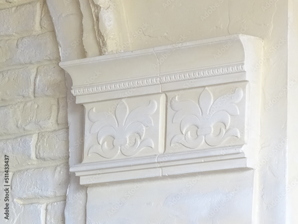 Obraz premium White Column Capital with Ornaments