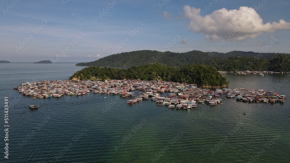 Fototapeta premium The Scenery of The Villages Within Gaya Island, Kota Kinabalu, Sabah Malaysia
