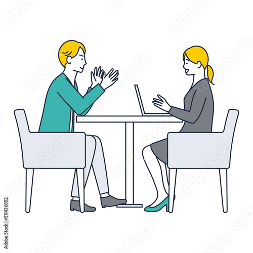 お客様からヒアリングを行うビジネスウーマンのイラスト素材｜mayucolor08