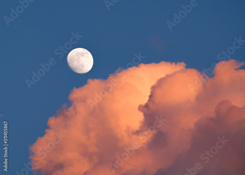 Canvas Print Pink clouds sunset with moon