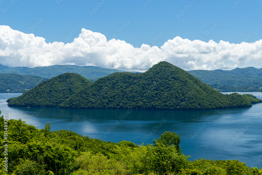 Fototapeta premium 北海道 夏の洞爺湖の風景