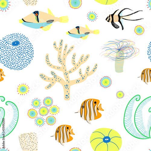 Summer seamless pattern with underwater life
