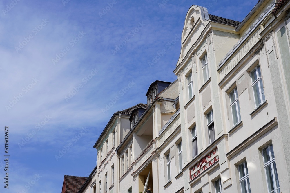 Alte Häuserzeile bei Sonnenschein in Frankfurt (Oder)