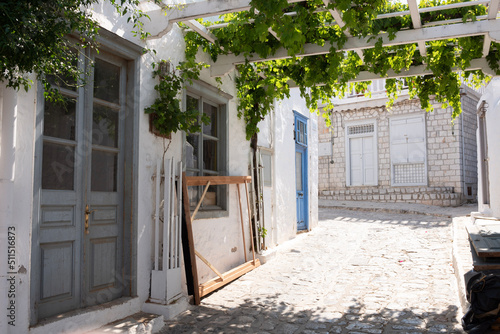 Fototapeta Naklejka Na Ścianę i Meble -  old street in the town of Hydra Greece