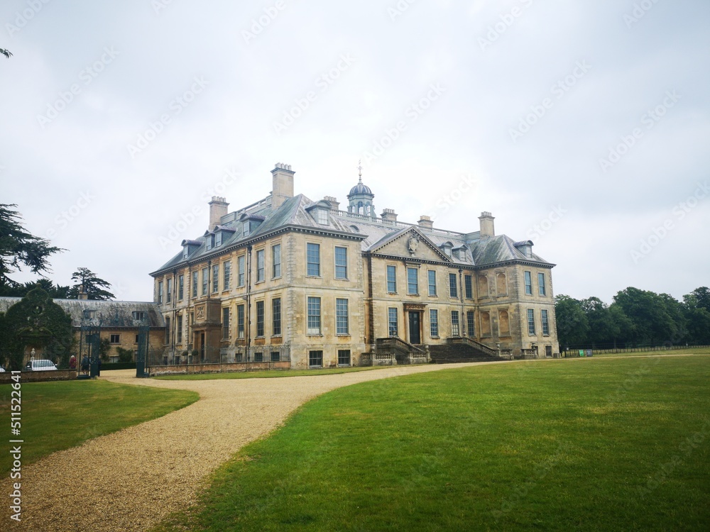 Obraz premium A Grand House in the English Countryside