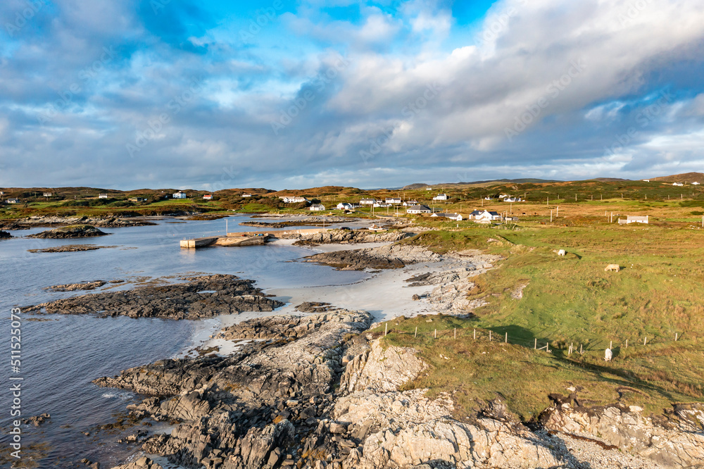 Obraz premium The beautiful beach next to Rossbeg harbour in County Donegal - Ireland