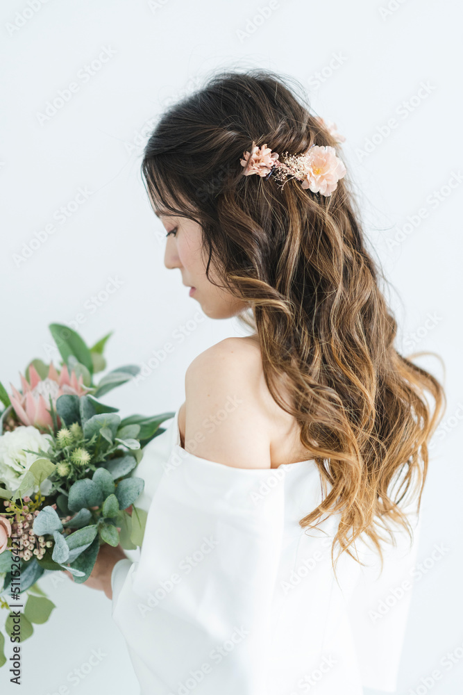 ウェディングドレスを着た花嫁