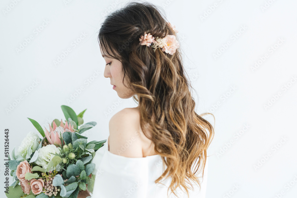 ウェディングドレスを着た花嫁