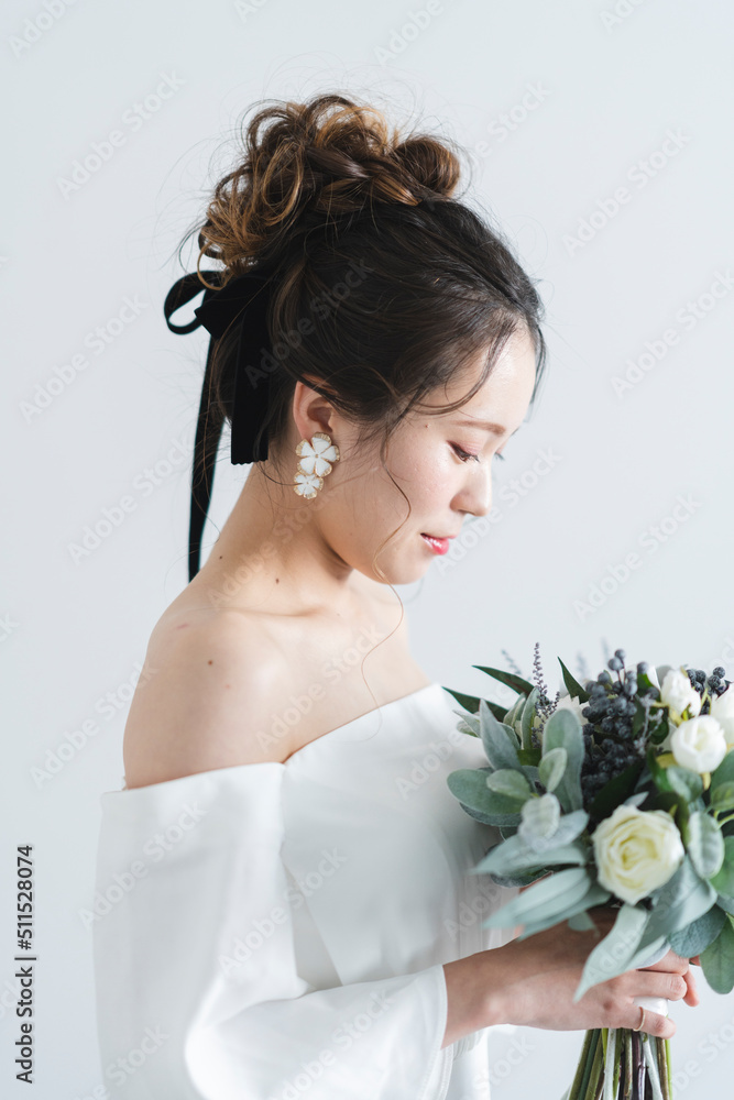 ウェディングドレスを着た花嫁