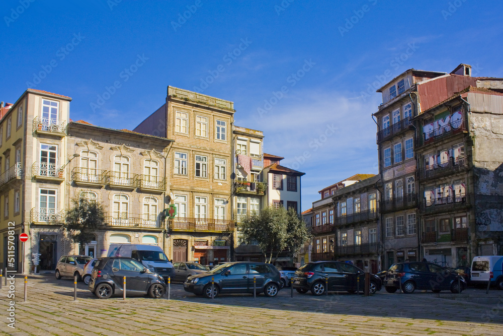 Naklejka premium Picturesque architecture of Old Town in Porto 