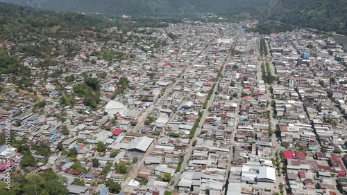 VISTA AEREA DE LA GRAN CIUDAD TINGO MARIA Y RIO HUALLAGA, SELVA PERUANA