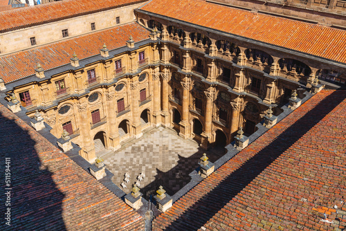 Fotografi Baroque courtyard of La Clerecia of the Pontifical University of Salamanca, in Spain