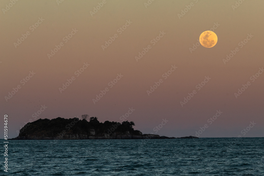 Super Lua e o Mar