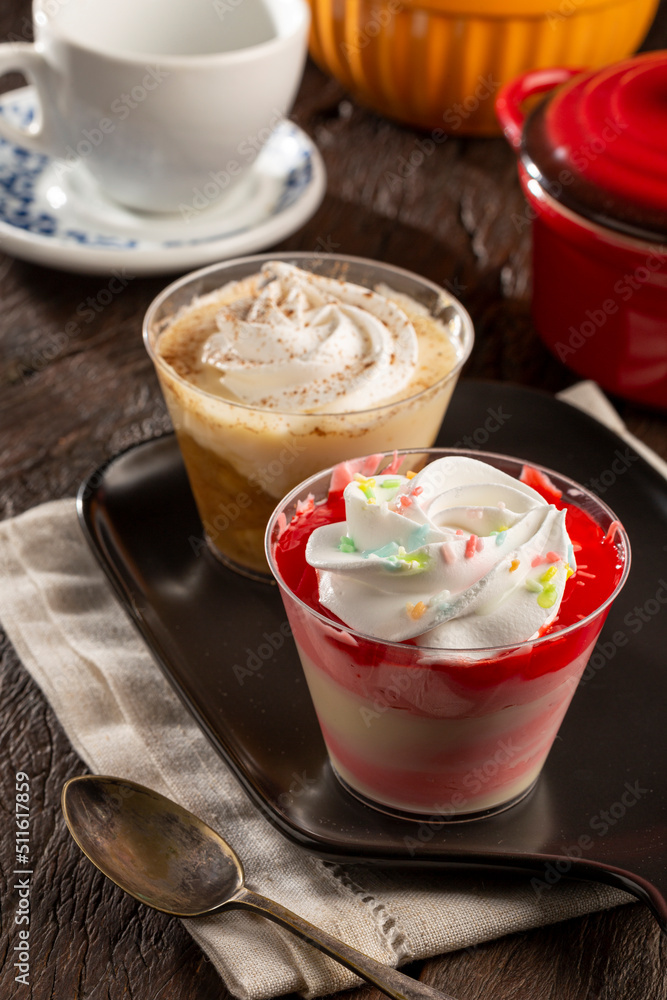 Desserts in the pot in banana and strawberry flavors. Desserts in the pot in banana and strawberry flavors.