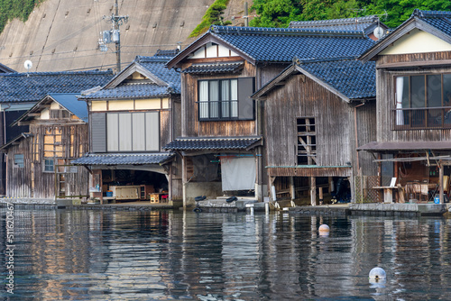 Lined up boathouses at Ine Town in Kyoto, Japan Fototapet