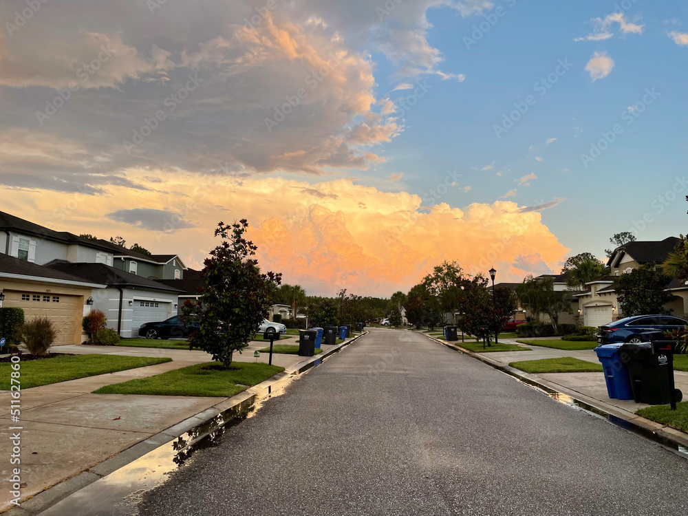 Fototapeta premium beautiful cloud and house in a Florida