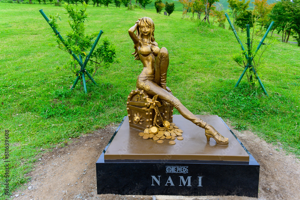 ONE PIECE NAMI （ワンピース ナミ像） ONE PIECE NAMI (One Piece Nami statue) 復興へ舵を切れ！ Steer for