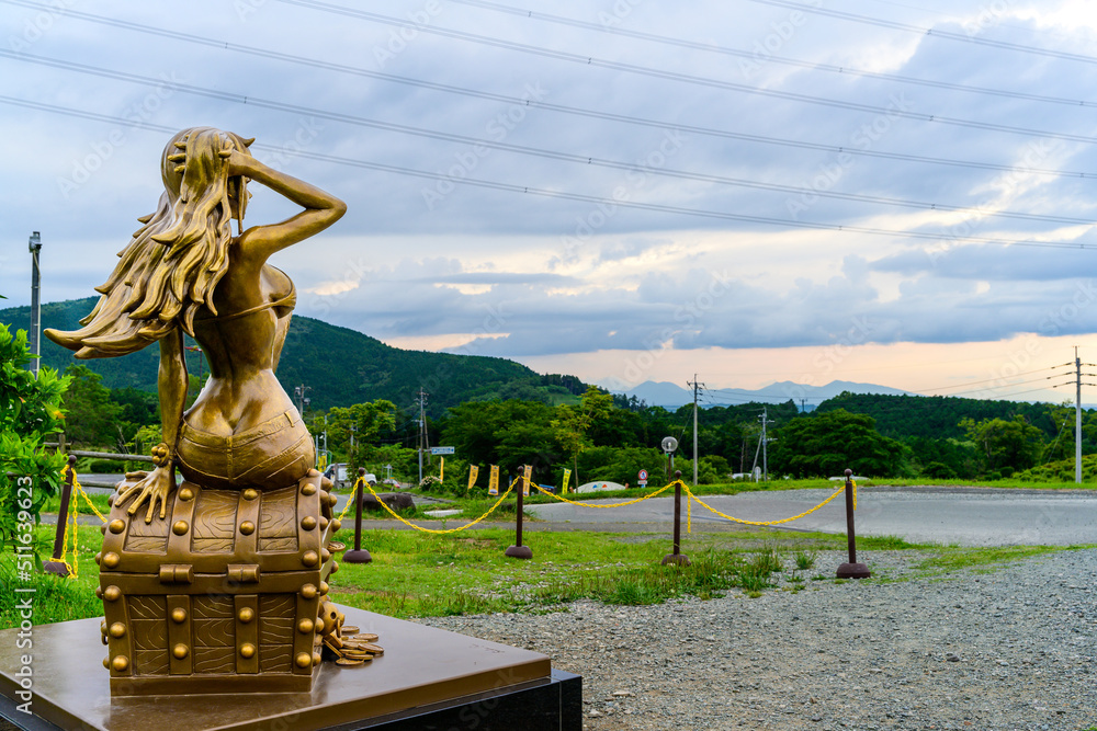 ONE PIECE NAMI （ワンピース ナミ像） ONE PIECE NAMI (One Piece Nami statue) 復興へ舵を切れ！ Steer for