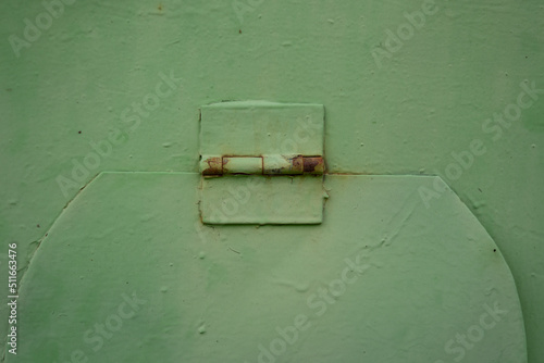 old metal door © Bogumił Dłubek