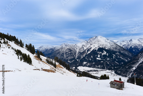 J  chelspitze Gipfel in den Allg  uer Alpen