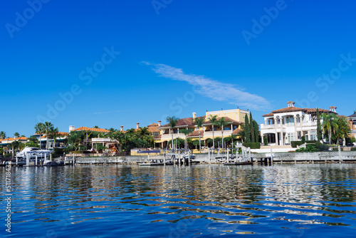 Fototapeta Naklejka Na Ścianę i Meble -  Beautiful Hillsborough bay bayshore waterfront house in Tampa, Florida	