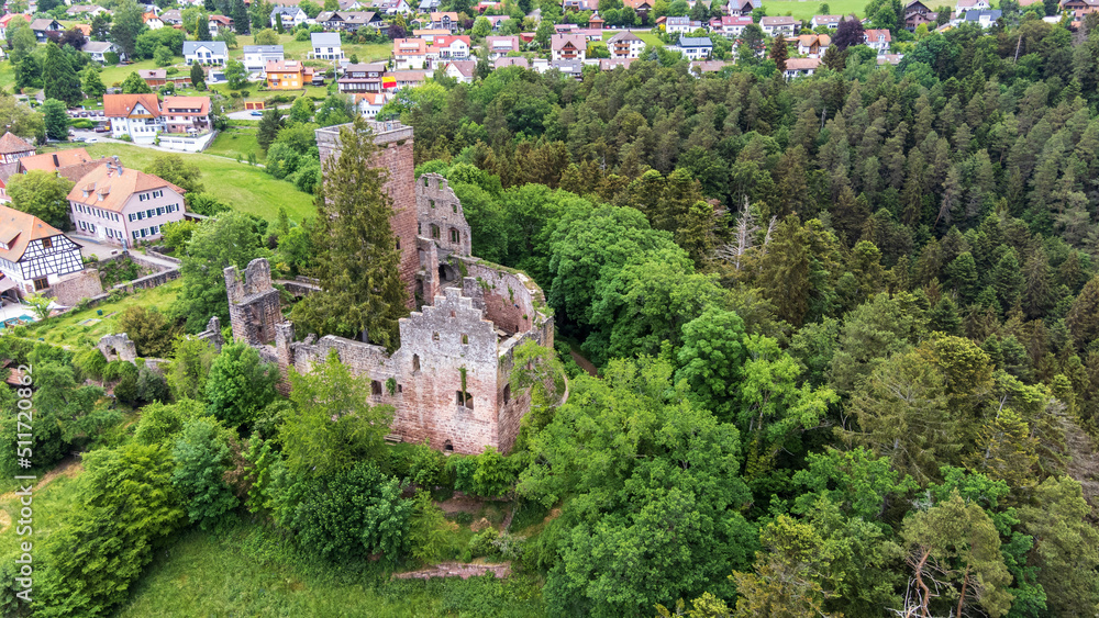 Luftaufnahme der Burg Zavelstein, Bad Teinach-Zavelstein, Schwarzwald, Deutschland Luftaufnahme der Burg Zavelstein, Bad Teinach-Zavelstein, Schwarzwald, Deutschland
