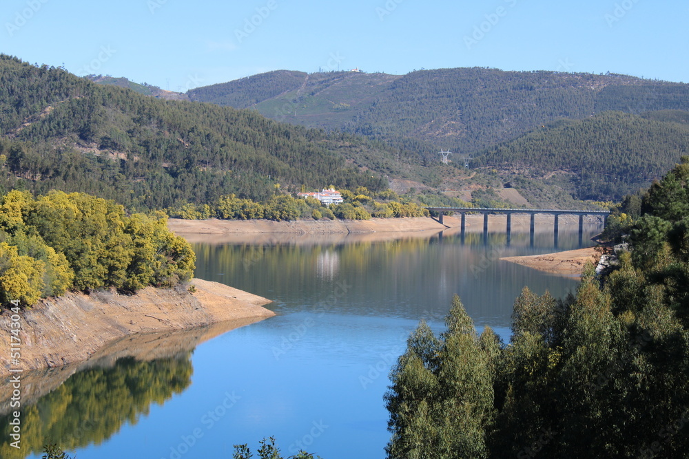 Dornes have been considered one of the 7 Wonders of Portugal – Villages. It is located on a small peninsula surrounded by the river Zêzere. 