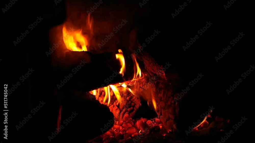 Heating with wood in an American fireplace Heating with wood in an American fireplace
