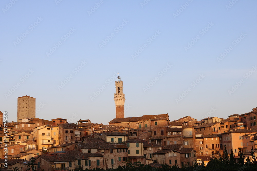 por do sol na cidade de Siena, Itália 