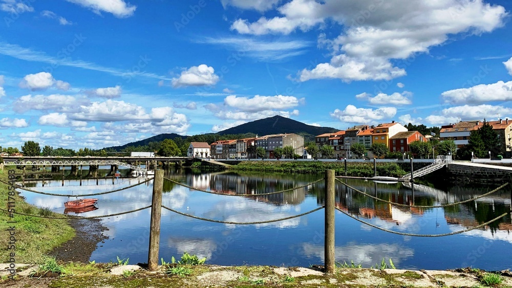 Fototapeta premium Pueblo del litoral de Galicia
