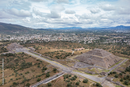 Teotihuacan Pyramids seen from a drone © Erich Sacco