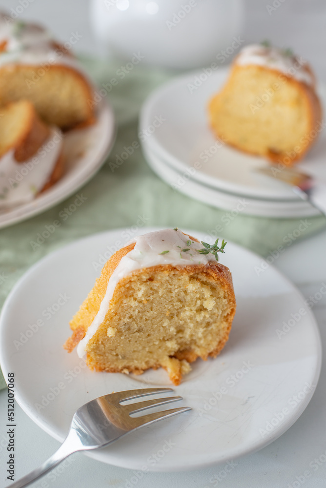 Traditional vanilla pound cake with orange extract Traditional vanilla pound cake with orange extract