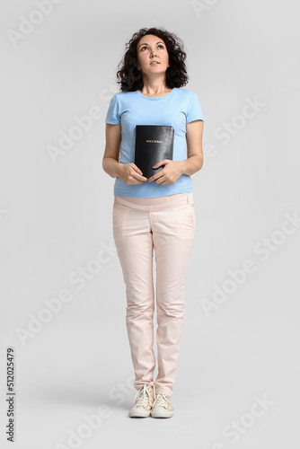 Young pregnant woman with H...